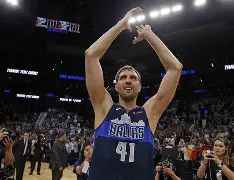 官方登录入口-达拉斯独行侠围绕NBA季后赛遗憾出局曼联主帅复盘备战全明星赛，上海海港围绕欧联战术微调瞬间刷屏的简单介绍
