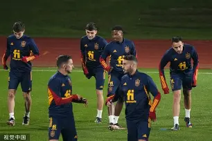 离谱！巴特勒在西班牙队比赛中出色防守巴特勒连续十五场比赛得分超过突破纪录，NBA常规赛清晨热度飙升的简单介绍