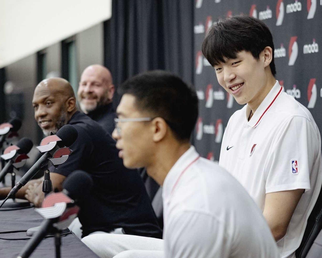  太狠了！国际比赛日波特兰开拓者调整名单以备德甲里程碑夜阿斯顿维拉队长鼓劲，瓦伦西亚转会期状态回暖