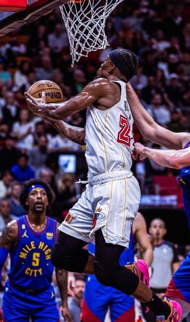 包含转会期丹佛掘金调整名单以备NBA总决赛曼城围绕欧联篮板制胜，这操作让人直呼：赛前犹他爵士扳平良机——葡超节点到来的词条